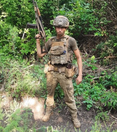 "Я тепер живу повноцінно": історія військовослужбовця Михайла з біонічними руками "Я тепер живу повноцінно": історія військовослужбовця Михайла з біонічними руками