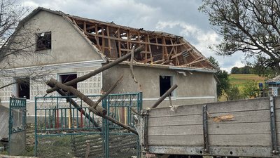 Понад 20 будинків пошкоджено через російський обстріл у селі Велика Кужелева Дунаєвецької громади Понад 20 будинків пошкоджено через російський обстріл у селі Велика Кужелева Дунаєвецької громади