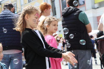 У Житомирі проведуть свято "День для дитини", приурочене до Дня батька У Житомирі проведуть свято "День для дитини", приурочене до Дня батька