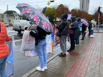 "Заради них стоїмо": у Черкасах відбулася акція на підтримку зниклих безвісти та полонених "Заради них стоїмо": у Черкасах відбулася акція на підтримку зниклих безвісти та полонених