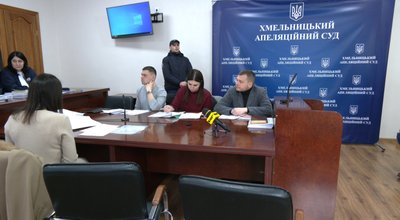 У Хмельницькому відбувся суд в у справі поховання у Тернополі на "Пантеоні Героїв" У Хмельницькому відбувся суд в у справі поховання у Тернополі на "Пантеоні Героїв"