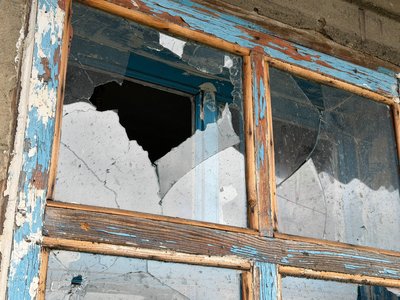 Вибух гранати на Синельниківщині, поранені поліцейські: що розповідають очевидці Вибух гранати на Синельниківщині, поранені поліцейські: що розповідають очевидці