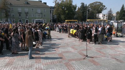 З добровольцями Дмитром Доровєєвим та Володимиром Ліціюком попрощалися у Рівному З добровольцями Дмитром Доровєєвим та Володимиром Ліціюком попрощалися у Рівному