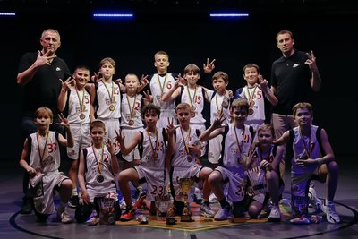 Баскетболісти Закарпатської обласної ДЮСШ здобули "бронзу" Чемпіонату України ВЮБЛ Баскетболісти Закарпатської обласної ДЮСШ здобули "бронзу" Чемпіонату України ВЮБЛ