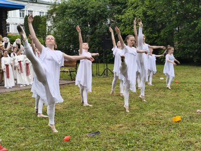 "Голоси дітей": у Житомирі вшанували пам’ять загиблих через війну дітей "Голоси дітей": у Житомирі вшанували пам’ять загиблих через війну дітей