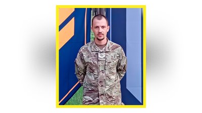Похорон військових на Чернігівщині: в останню путь провели Данила Гусака та Юрія Полякова Похорон військових на Чернігівщині: в останню путь провели Данила Гусака та Юрія Полякова