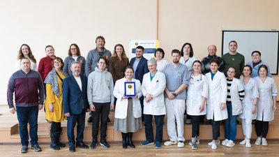 Зможуть економити понад 5 тисяч євро на рік: у двох лікарнях Чернігівщини встановили гібридні сонячні електростанції Зможуть економити понад 5 тисяч євро на рік: у двох лікарнях Чернігівщини встановили гібридні сонячні електростанції