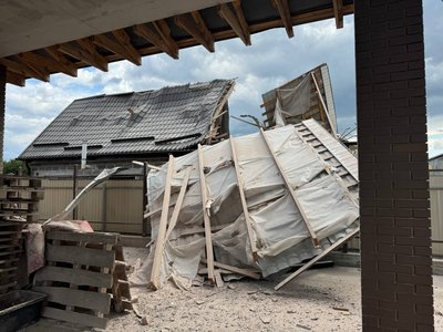 Атака РФ по Київщині: на місці зруйнованого будинку завершили розбирати завали Атака РФ по Київщині: на місці зруйнованого будинку завершили розбирати завали