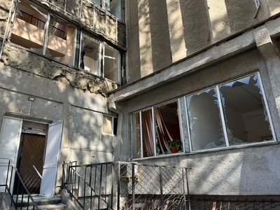 Армія РФ знову атакувала Одесу балістикою, є загиблі та поранені — ОВА Армія РФ знову атакувала Одесу балістикою, є загиблі та поранені — ОВА