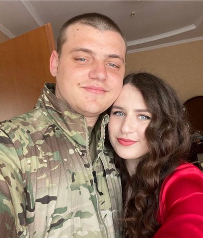Військовослужбовець Микола Пасічник із дружиною Міланою Військовослужбовець Микола Пасічник із дружиною Міланою