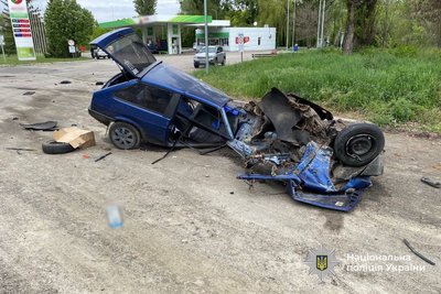 Госпіталізували до лікарні: на Черкащині у ДТП травми отримали троє людей Госпіталізували до лікарні: на Черкащині у ДТП травми отримали троє людей