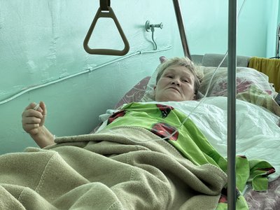 "Мені одірвало руку зразу": жінка, травмована внаслідок обстрілу Сум 13 квітня "Мені одірвало руку зразу": жінка, травмована внаслідок обстрілу Сум 13 квітня