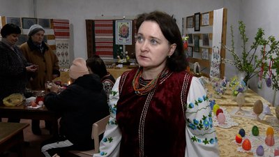 "П'ять поколінь вже пишуть писанки": як у Новгороді-Сіверському готуються до Великодня "П'ять поколінь вже пишуть писанки": як у Новгороді-Сіверському готуються до Великодня