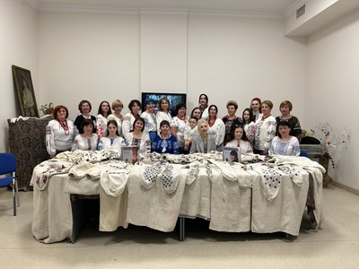 У Кременчуці представили більше 20 старовинних вишитих сорочок У Кременчуці представили більше 20 старовинних вишитих сорочок