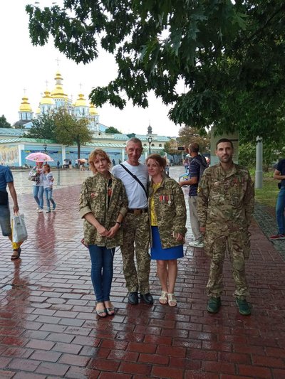Олена зі зниклим безвісти через війну чоловіком Романом Олена зі зниклим безвісти через війну чоловіком Романом