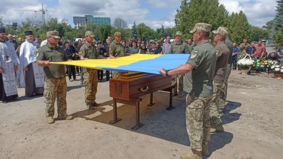 Похорон військового, Ігор Гнанюк, Тернопіль, червень 2024 Похорон військового, Ігор Гнанюк, Тернопіль, червень 2024