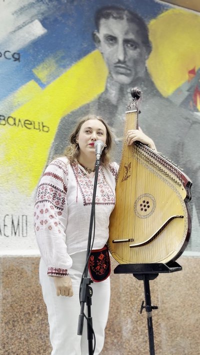 До 135-річчя Євгена Коновальця у Житомирі відкрили мурал на його честь До 135-річчя Євгена Коновальця у Житомирі відкрили мурал на його честь