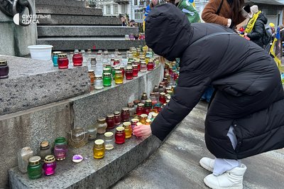Третє Різдво в полоні: в Одесі відбулася акція на підтримку військовополонених з Азову Третє Різдво в полоні: в Одесі відбулася акція на підтримку військовополонених з Азову