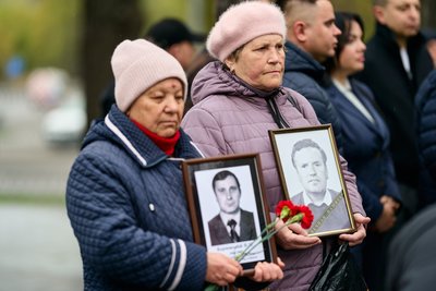 40-ві роковини Чорнобильської катастрофи: у Києві вшанували жертв і ліквідаторів 40-ві роковини Чорнобильської катастрофи: у Києві вшанували жертв і ліквідаторів