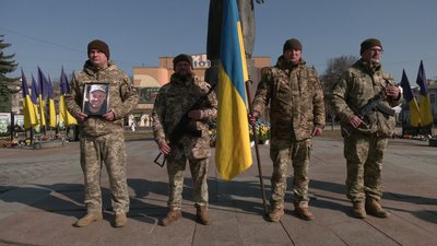 "Мріяв, що війна закінчиться": із військовим Юрієм Мельником попрощались у Рівному "Мріяв, що війна закінчиться": із військовим Юрієм Мельником попрощались у Рівному