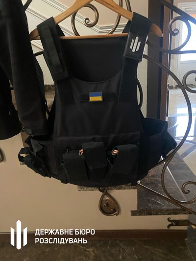 Киянин прикидався працівником ДБР і живуть у достатку, хоча ніде не працював: у бюро з'ясовують, де брав гроші