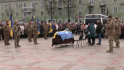 З 52-річним солдатом Віталієм Галайком попрощалися у Рівному З 52-річним солдатом Віталієм Галайком попрощалися у Рівному