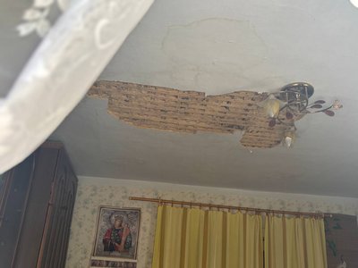 “«Молнії» хвіст у сусідки у палісаднику лежав". Російський БпЛА влучив у приватний сектор Сум “«Молнії» хвіст у сусідки у палісаднику лежав". Російський БпЛА влучив у приватний сектор Сум