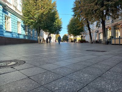 У Житомирі ремонтуватимуть плитку на центральній пішохідній вулиці міста У Житомирі ремонтуватимуть плитку на центральній пішохідній вулиці міста