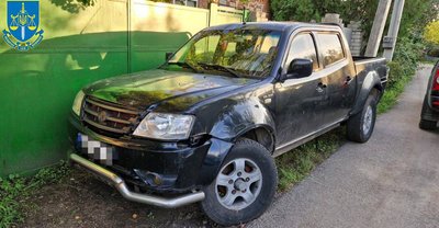 У Харкові прикордонника підозрюють у торгівлі гуманітарними автівками для ЗСУ У Харкові прикордонника підозрюють у торгівлі гуманітарними автівками для ЗСУ
