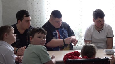 Вчаться довіряти світу: як на Черкащині реабілітують людей з інвалідністю Вчаться довіряти світу: як на Черкащині реабілітують людей з інвалідністю