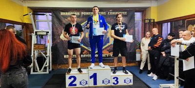 "Черкаські богатирі" встановили два рекорди України на змаганнях з пауерліфтингу "Черкаські богатирі" встановили два рекорди України на змаганнях з пауерліфтингу