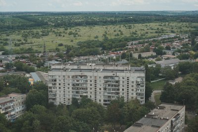 Атаки видно з вікна: як удари по Харкову переживають мешканці першої в місті 24-поверхівки Атаки видно з вікна: як удари по Харкову переживають мешканці першої в місті 24-поверхівки
