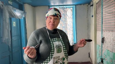 "У нас немає рецепту, це все треба робити від душі": у селі на Чернігівщині жінки продають пончики та донатять на ЗСУ "У нас немає рецепту, це все треба робити від душі": у селі на Чернігівщині жінки продають пончики та донатять на ЗСУ