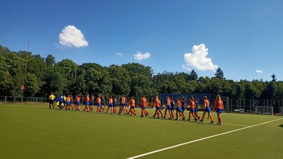 Сумчанки беруть участь у чемпіонаті України з хокею на траві серед жіночих команд Сумчанки беруть участь у чемпіонаті України з хокею на траві серед жіночих команд