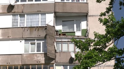 Обвалилася залізобетонна плита на восьмому поверсі Обвалилася залізобетонна плита на восьмому поверсі