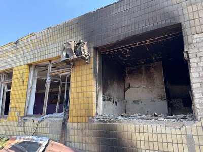 "Дивлюсь — усе кругом горить". РФ атакувала дронами селище Просяна на Дніпропетровщині: що про удар кажуть жителі