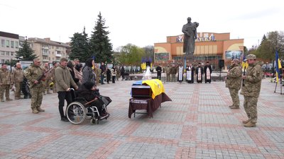 "Шкода талановиту людину": з 40-річним лейтенантом Миколою Приймаком попрощалися у Рівному "Шкода талановиту людину": з 40-річним лейтенантом Миколою Приймаком попрощалися у Рівному