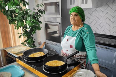 Страви, чай, шкарпетки і любов: як у Подільську волонтерки підтримують військових Страви, чай, шкарпетки і любов: як у Подільську волонтерки підтримують військових