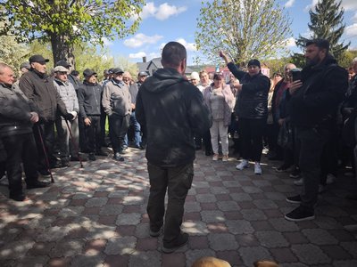 У Кострижівці на Буковині виступили проти здачі в оренду землі Лужанському спиртзаводу: чого побоюються У Кострижівці на Буковині виступили проти здачі в оренду землі Лужанському спиртзаводу: чого побоюються