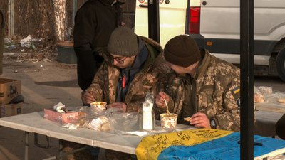 Безкоштовні обіди для українських військовослужбовців Донецька область лютий 2025 рік Безкоштовні обіди для українських військовослужбовців Донецька область лютий 2025 рік