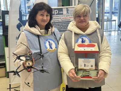 Волонтери в ужгородських супермаркетах за рік зібрали гроші на 200 дронів