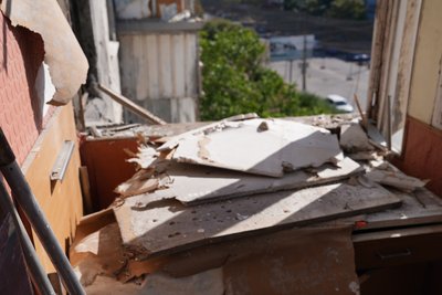 У Херсоні російські дрони пошкодили багатоповерхівки: що розповідають мешканці У Херсоні російські дрони пошкодили багатоповерхівки: що розповідають мешканці