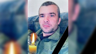 На Чернігівщині поховали шістьох військових Збройних Сил України На Чернігівщині поховали шістьох військових Збройних Сил України