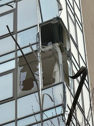В Одесі внаслідок атаки РФ пошкодило багатоповерхівку В Одесі внаслідок атаки РФ пошкодило багатоповерхівку