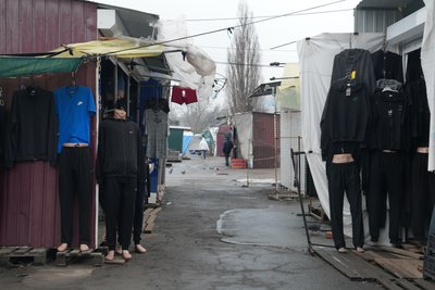 У Сумах підприємиця заявила про пошкодження комунальним підприємством торгового намету у середмісті