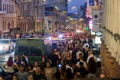 Вулиця Сумська у Харкові під час стихійних гулянь на День міста, 23 серпня 2026 року Вулиця Сумська у Харкові під час стихійних гулянь на День міста, 23 серпня 2026 року