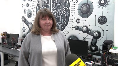 Виявляє вибухівку та обробляє поля: студенти Острозької академії розробили наземного дрона для агрономів Виявляє вибухівку та обробляє поля: студенти Острозької академії розробили наземного дрона для агрономів
