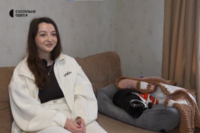 "Ізюмчик зовсім не може встати": на Одещині живе кіт з інвалідністю "Ізюмчик зовсім не може встати": на Одещині живе кіт з інвалідністю