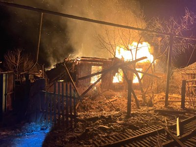 Пожежа в Куп'янському районі після удару дроном Пожежа в Куп'янському районі після удару дроном