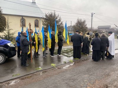 У селі на Закарпатті попрощалися з полеглим прикордонником Сергієм Фоміним У селі на Закарпатті попрощалися з полеглим прикордонником Сергієм Фоміним